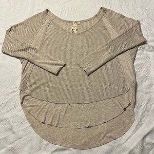 Blu Pepper Top Womens Size M Waffle Lightweight Thermal Oatmeal Casual Cozy Soft